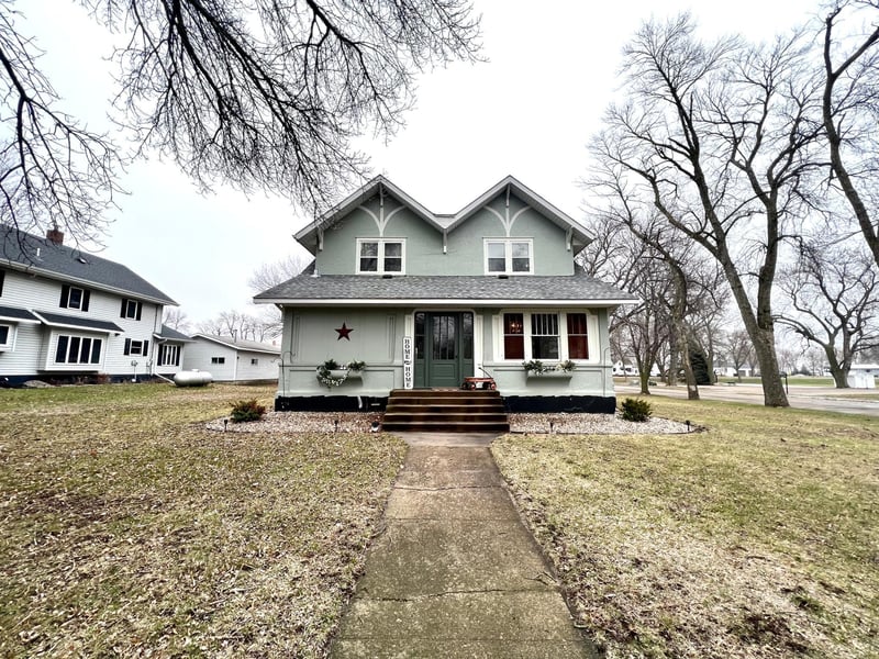 207 Pine St, Lucan, MN 56255