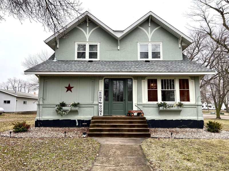 207 Pine St, Lucan, MN 56255