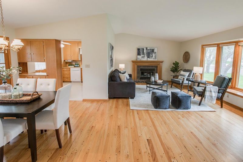 1151 Carlton Dr, Arden Hills, MN 55112