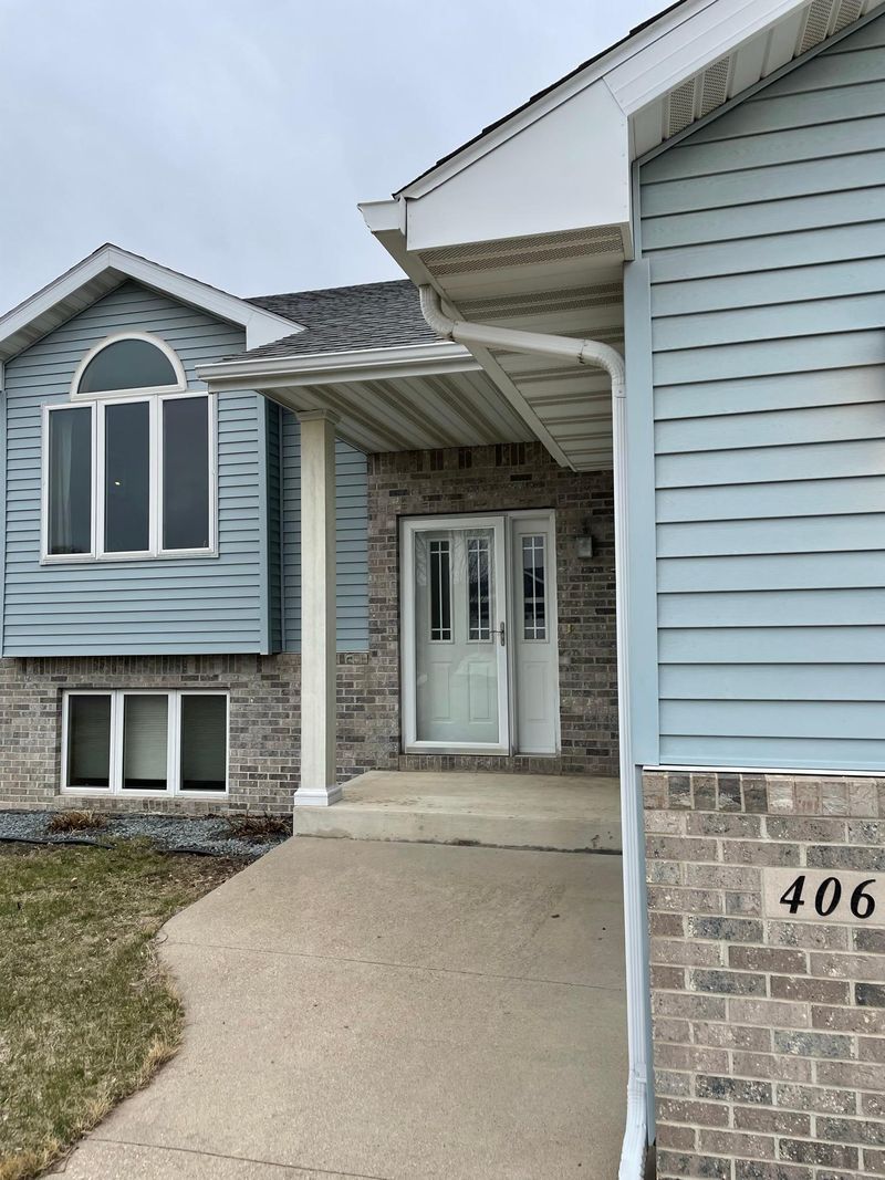 406 Cedar St, Janesville, MN 56048