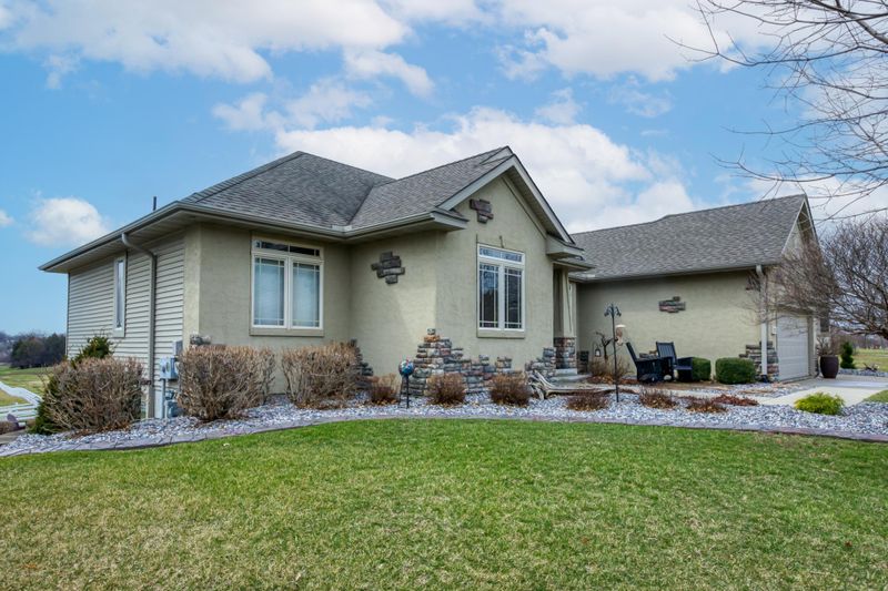 932 Arabian Dr, Jordan, MN 55352