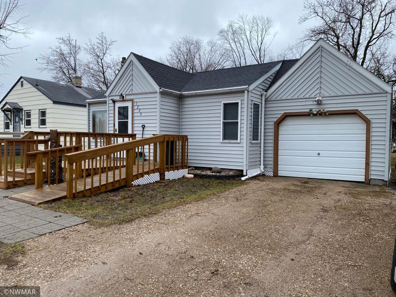 1225 Arnold Ave N, Thief River Falls, MN 56701