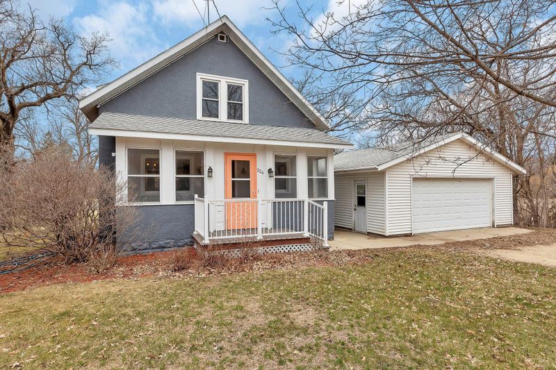 224 Main St N, New London, MN 56273