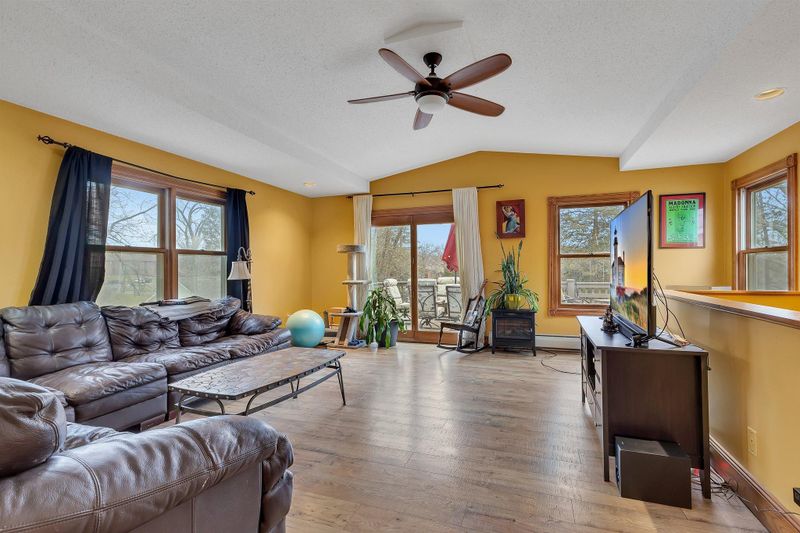 224 Main St N, New London, MN 56273