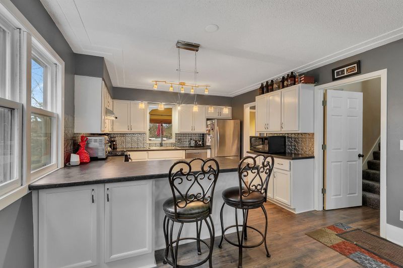 224 Main St N, New London, MN 56273