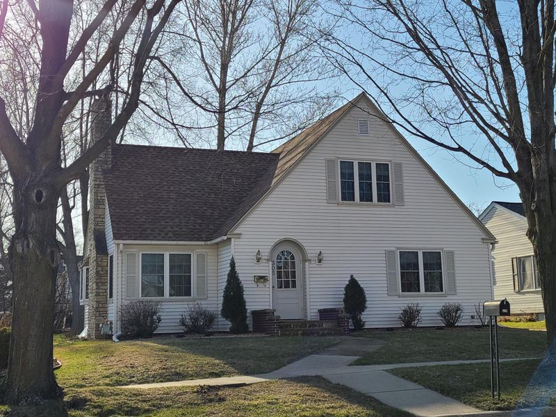 305 2nd Ave NW, Kasson, MN 55944
