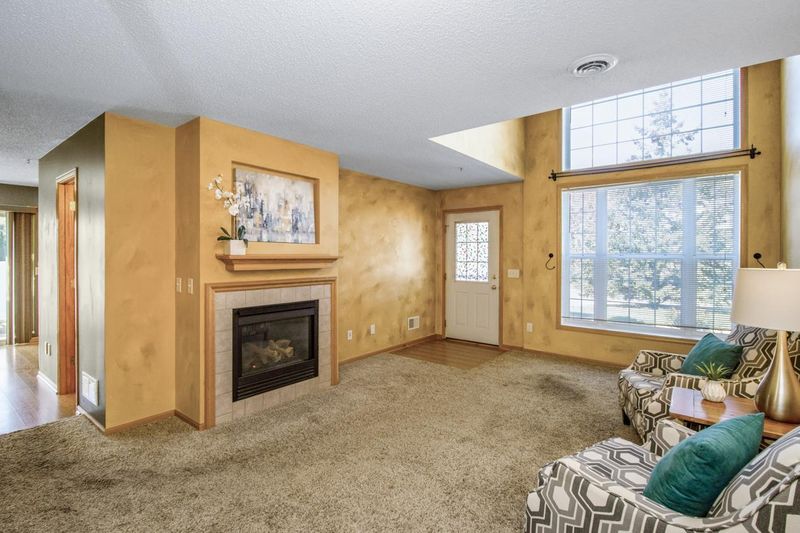 7643 Arboretum Village Pl, Chanhassen, MN 55317