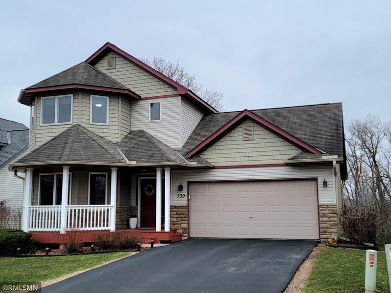 739 7th St, Chaska, MN 55318