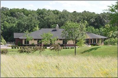 2025 Coulter Blvd, Chanhassen, MN 55317