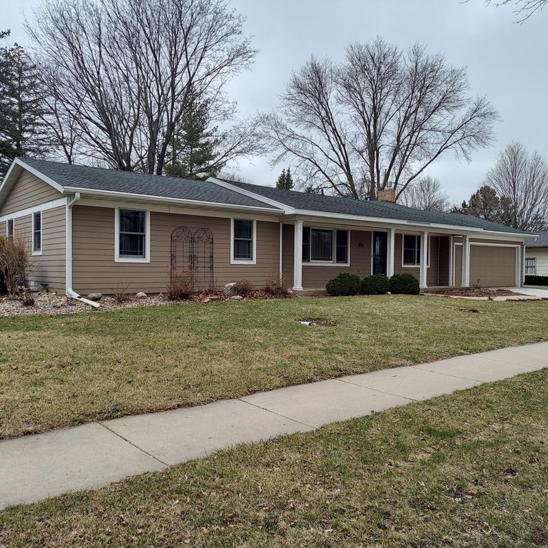 1812 7th St SW, Willmar, MN 56201