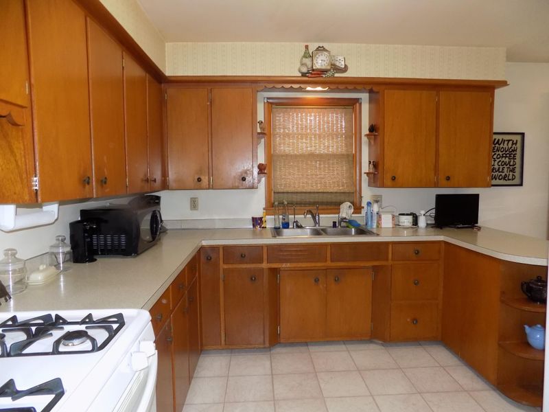 125 W Circle Dr, Blue Earth, MN 56013