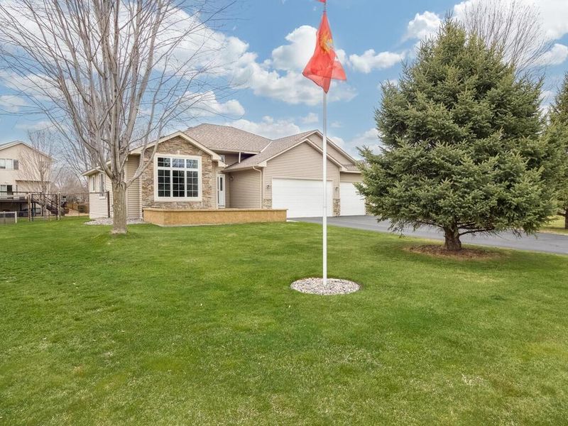 15910 Avocet St NW, Andover, MN 55304
