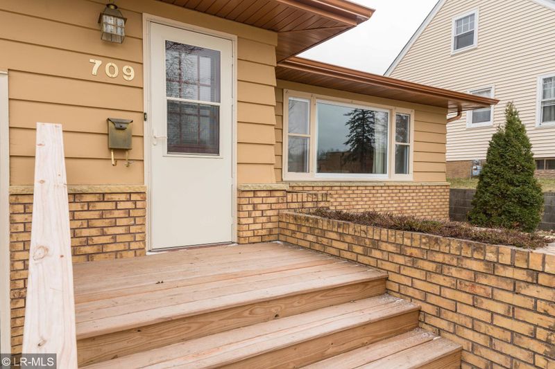 709 W Laurel St, Fergus Falls, MN 56537