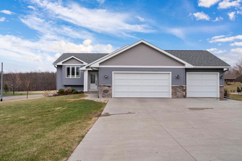 964 Kelly Rd, Ellsworth, WI 54011
