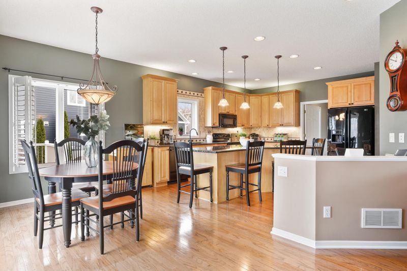 9687 Laforet Dr, Eden Prairie, MN 55347