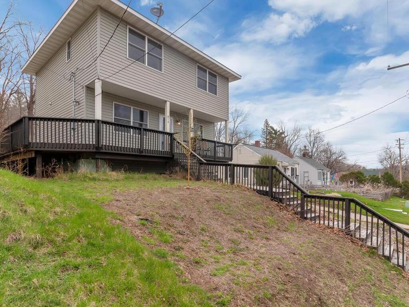 814 Hawthorn St, Red Wing, MN 55066