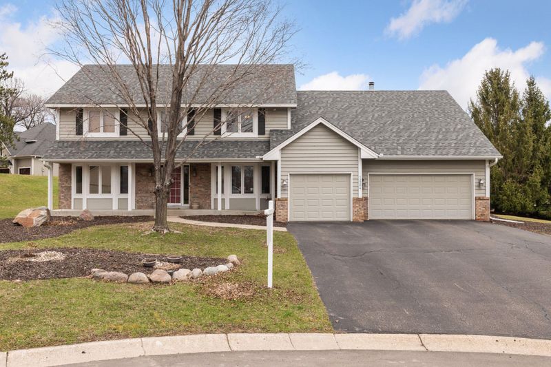 12304 Bishop Ct, Eden Prairie, MN 55347