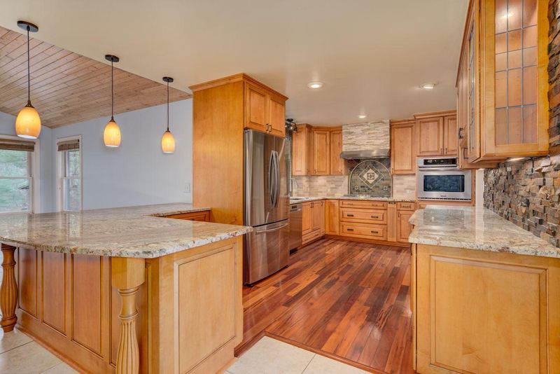 2913 Marine Cir, Stillwater, MN 55082
