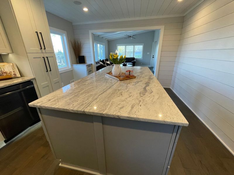 433 S Oak St, Waconia, MN 55387
