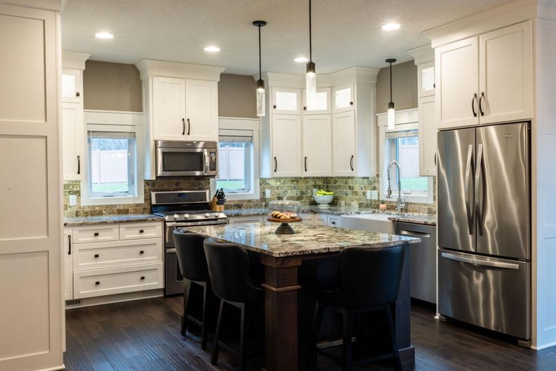 411 Kenmar Cir, Minnetonka, MN 55305