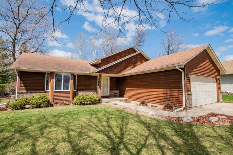 2244 Hale Ave N, Oakdale, MN 55128