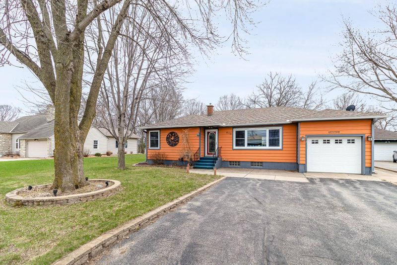 830 Park Ave, Hamburg, MN 55339