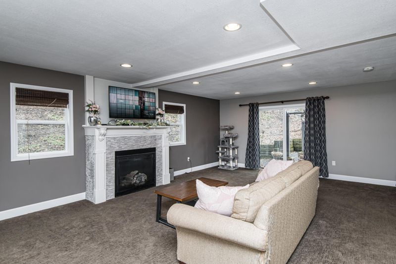 706 Northern Hills Dr NE, Rochester, MN 55906