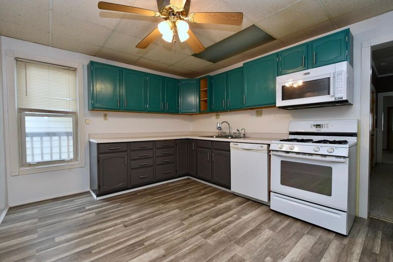 871 E Sanborn St, Winona, MN 55987