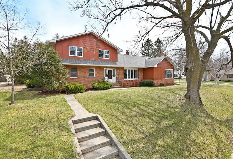 515 3rd Ave SW, Sleepy Eye, MN 56085