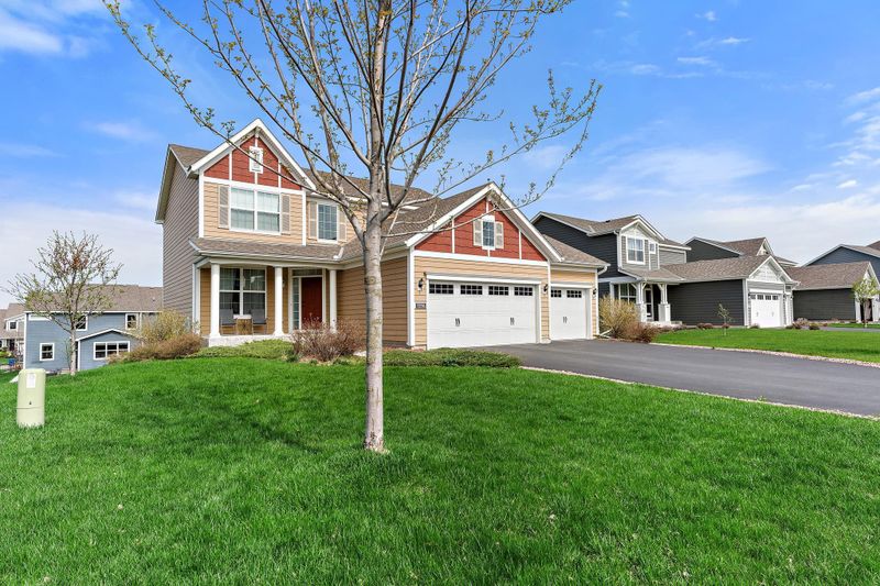 11596 Riverstone Trl, Woodbury, MN 55129