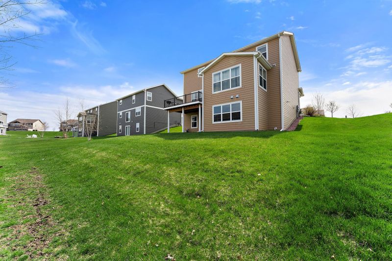 11596 Riverstone Trl, Woodbury, MN 55129