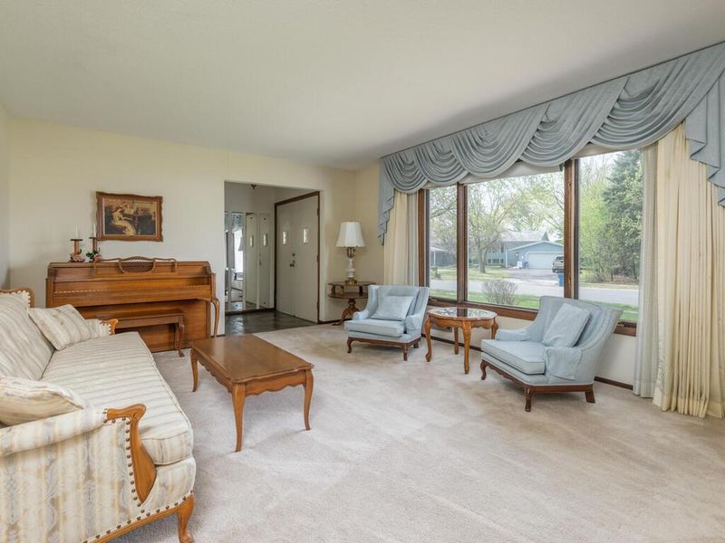 10449 Colorado Rd, Bloomington, MN 55438