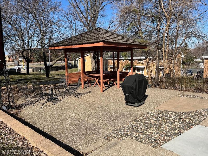 8019 Xerxes Ave S #202, Bloomington, MN 55431