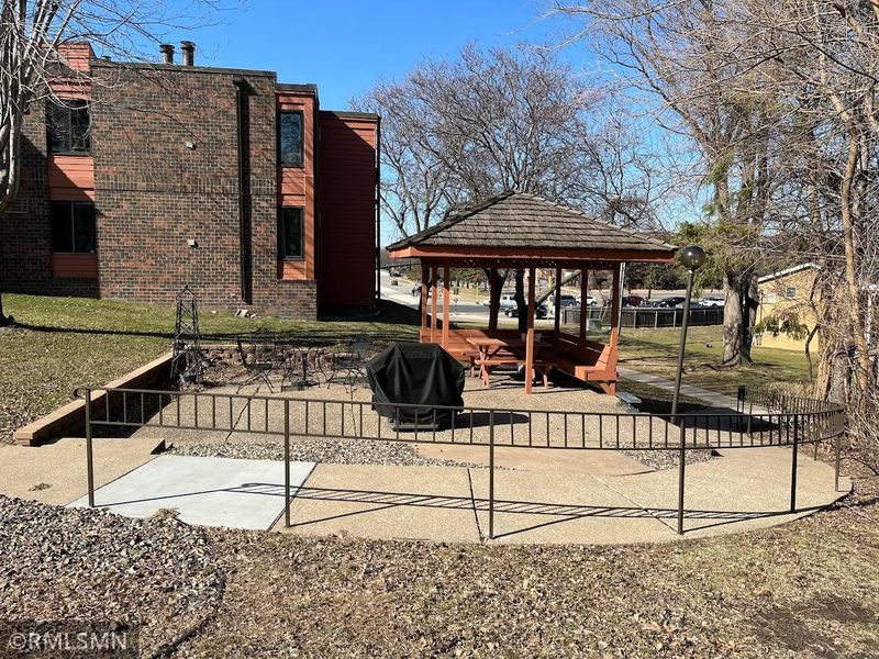 8019 Xerxes Ave S #202, Bloomington, MN 55431