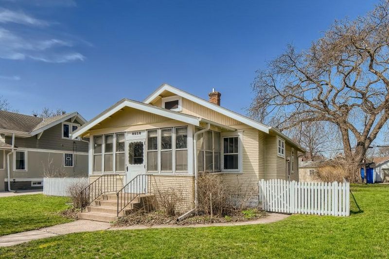 2916 35th Ave S, Minneapolis, MN 55406