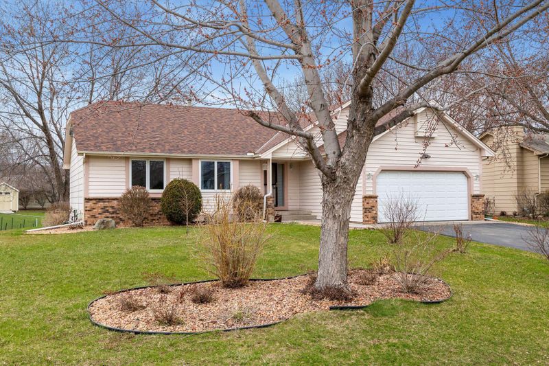 9167 Pineview Ln N, Maple Grove, MN 55369