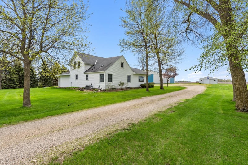 50739 Meeker Renville Line, Cosmos, MN 56228