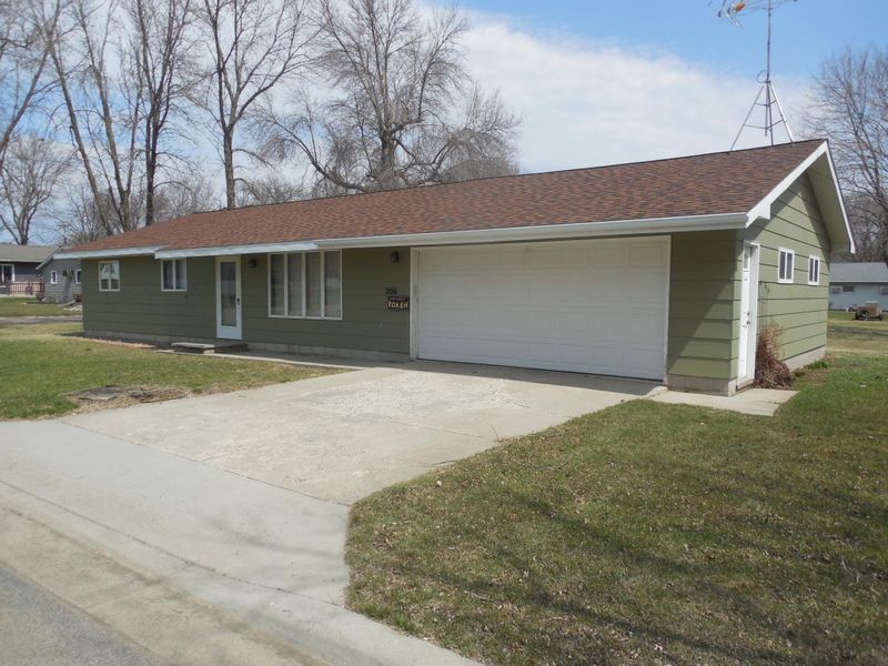 206 S Hubert St S, Ivanhoe, MN 56142