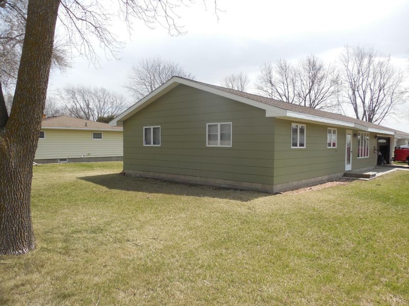 206 S Hubert St S, Ivanhoe, MN 56142