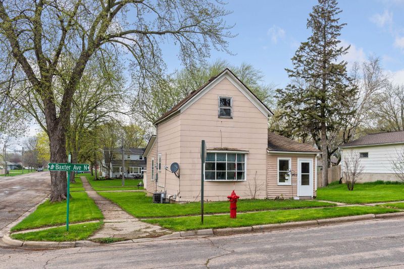 1403 Baxter Ave N, Glencoe, MN 55336