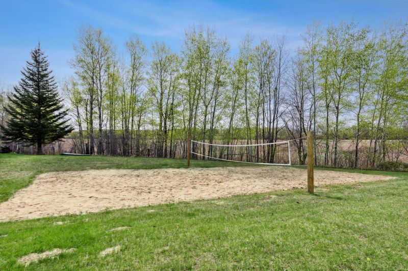 31785 Lakeway Dr NE, Cambridge, MN 55008