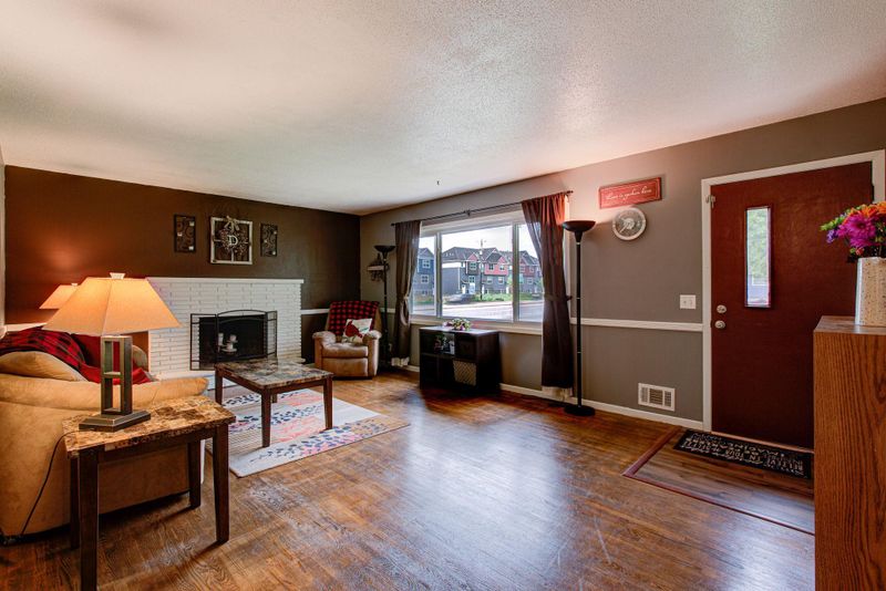 5 103rd Ave NW, Coon Rapids, MN 55448