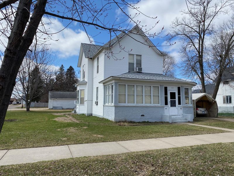 403 2nd St NE, Little Falls, MN 56345