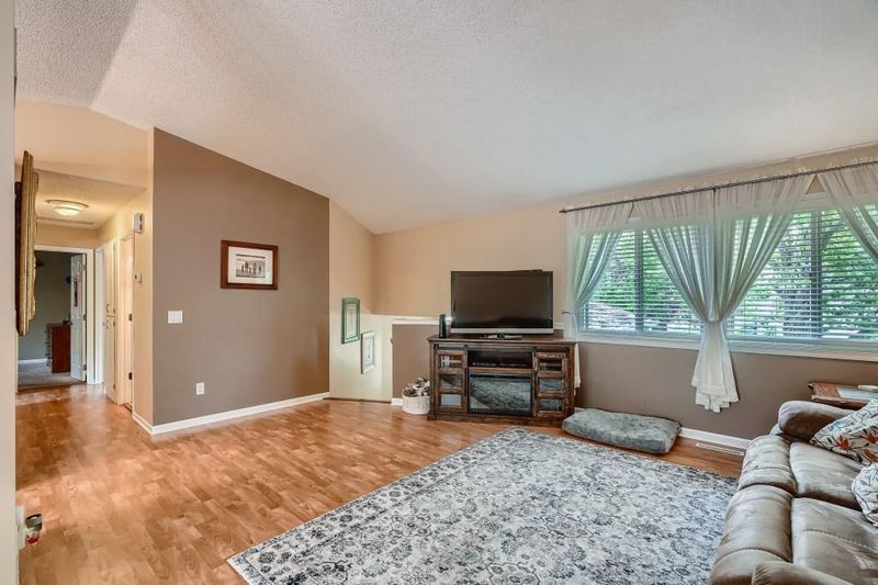 4176 W 136th St, Savage, MN 55378