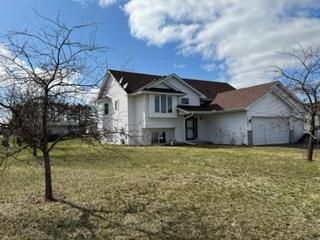 25884 16th St W, Zimmerman, MN 55398