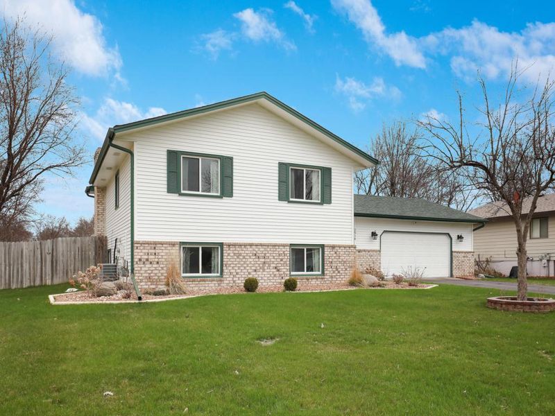 2916 81st Ave N, Minneapolis, MN 55444