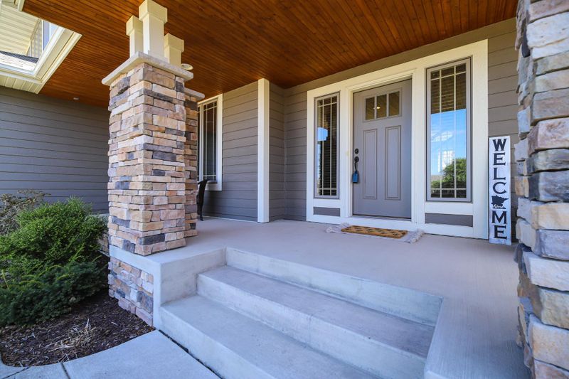 6948 Everest Ln N, Maple Grove, MN 55311