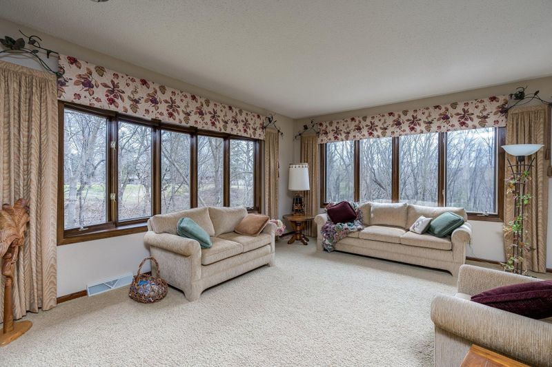 421 Riverview Dr, Courtland, MN 56021