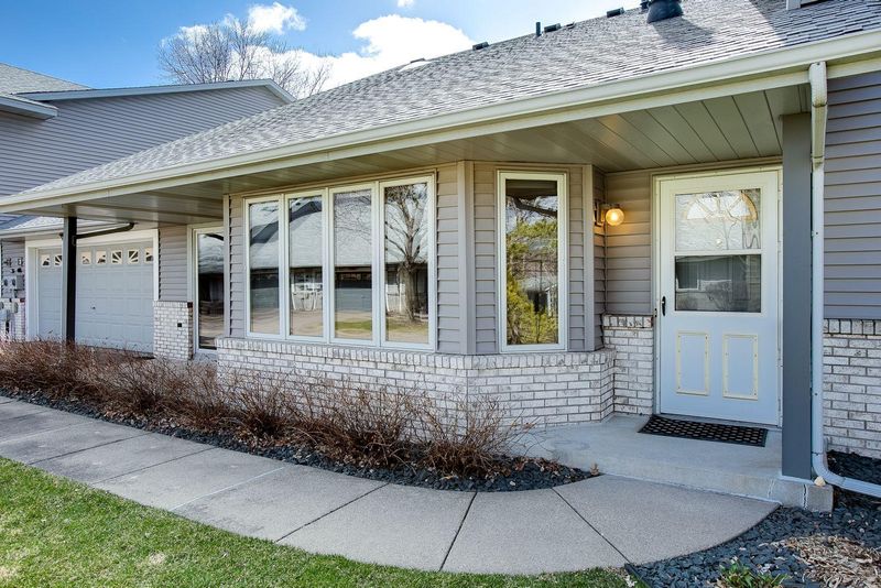 2537 Sumac Cir, White Bear Lake, MN 55110