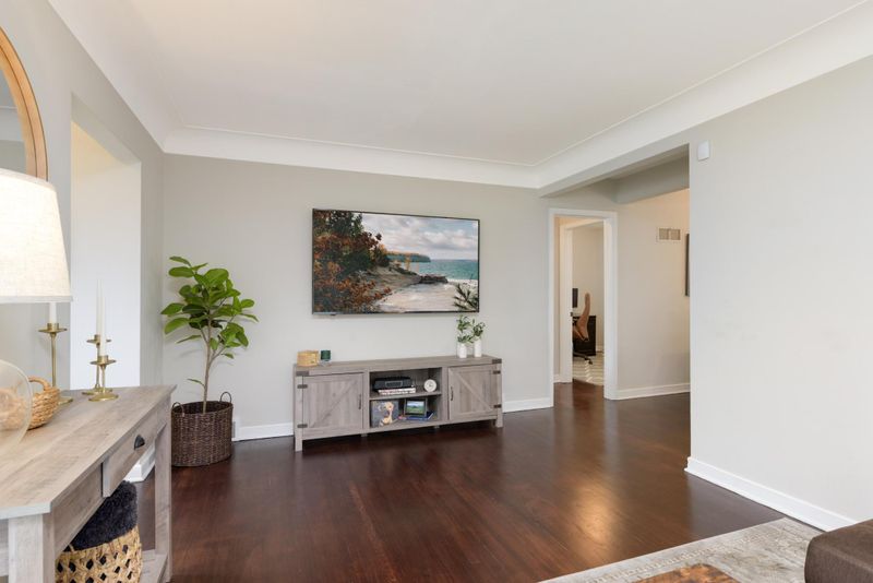 2833 Louisiana Ave S, Saint Louis Park, MN 55426